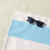 Lichtblauwe witte strepen rode kreeftennaam strandlaken (In situ)