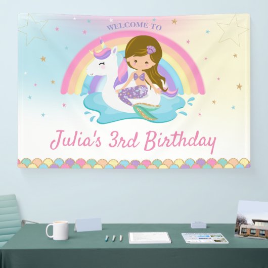 Lichtbruine Zeemeermin Eenhoorn Zwembad Verjaardag Spandoek (Beurs)