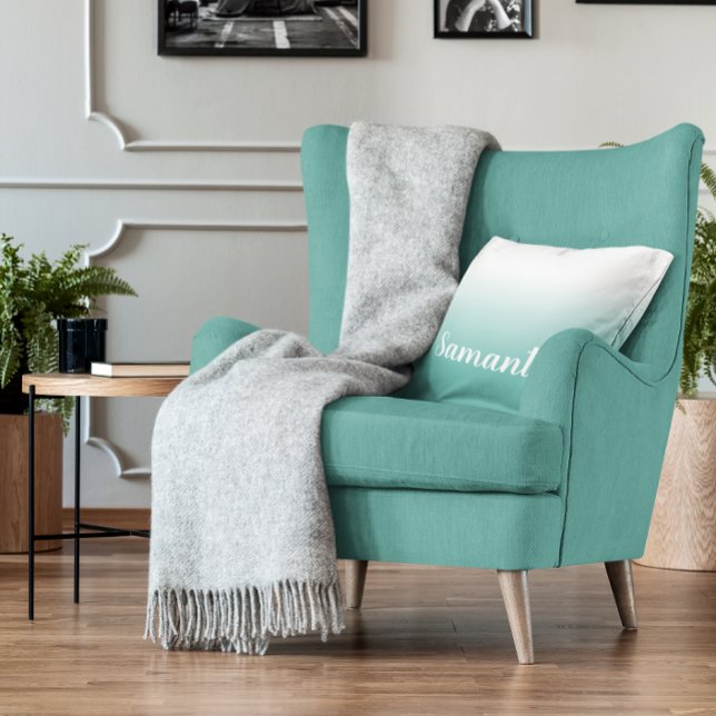 Lichte Blauwgroen en Witte Gradiënt Moderne Callig Kussen (Light Teal and White Gradient Modern Calligraphy Throw Pillow)