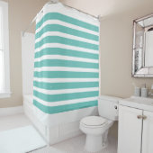 Lichte blauwgroen en witte strepen douchegordijn (In situ)