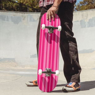 Lichte en Hot Pink Stijlvolle Strepen Patroon Desi Persoonlijk Skateboard