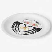 Lichte Gotische Skelet Handen Trouwring Papieren Bordje (Gekanteld)