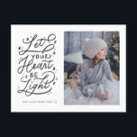 lichte, hartstochtelijke, handgeschreven briefkaar feestdagenkaart<br><div class="desc">Een prachtige vakantiekaart met één foto en een handgeschreven groet met een sneeuwvlokaccentuering. Beschikbaar in andere kleuren op verzoek.</div>