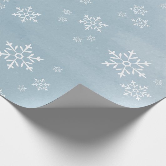 Lichte ijsblauwe Waterverf sneeuwvlok Cadeaupapier (Hoek)