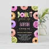 Lichte kleuren Black Donut Verjaardag Uitnodiginge Kaart (Staand voorkant)