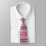 Lichte koraal, marineblauw, witte preppy Madras Ps Stropdas<br><div class="desc">De schaduwen van Lichte Koraal, Navy Blue en White Preppy Madras Style Pset Pattern passen dit aan met tekst of afbeeldingen van uw keuze om uw eigen ontwerp te creëer. Gelieve te merken op dat dit een digitaal gecreeerd grafisch ontwerp is dat naar het onderliggende product wordt overgebracht. Het ontwerp...</div>