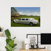 Lichte limousine in de weide poster (Thuiskantoor)