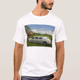 Lichte limousine in de weide t-shirt