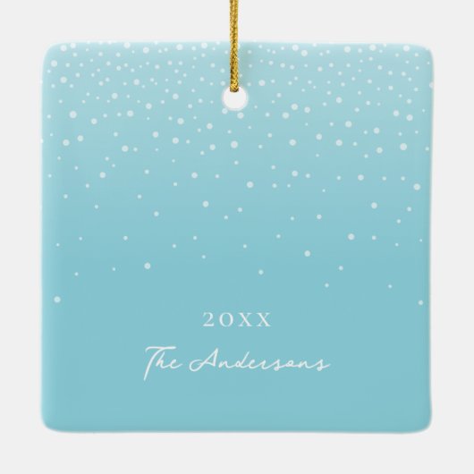 Lichte Pastel Blauw Snowy Winter Familiefoto Keramisch Ornament (Achterkant)