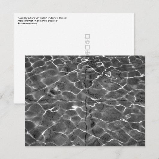 Lichte reflecties op water: zwart en wit briefkaart (Voorkant / Achterkant)