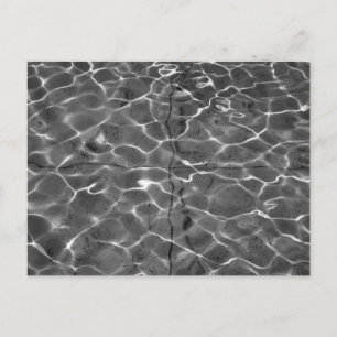 Lichte reflecties op water: zwart en wit briefkaart