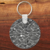 Lichte reflecties op water: zwart en wit sleutelhanger (Voorkant)