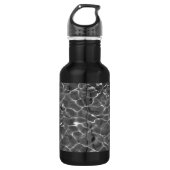 Lichte reflecties op water: zwart en wit waterfles (Voorkant)