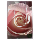 Lichte roze roos medium cadeauzakje (Achterkant)