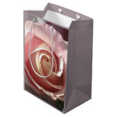 Lichte roze roos medium cadeauzakje (Achterkant Gekanteld)