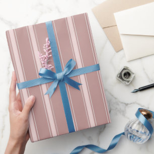 Lichte roze taupe en bleke roze strepen cadeaupapier