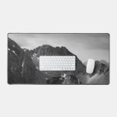 Lichte schittering op majestueuze bergen bureaumat (Keyboard & Muis)