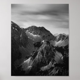 Lichte schittering op majestueuze bergen poster