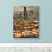 Lichte stromen van auto's 's nachts canvas afdruk (Insitu (Houten vloer))