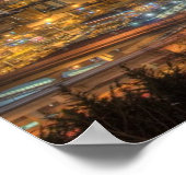 Lichte stromen van auto's 's nachts poster (Hoek)