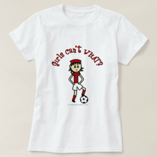 Lichte voetzoeker in het rode uniform t-shirt