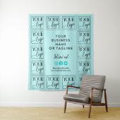 Lichte weergave van uw Logo en sociale media Wandkleed (In situ)