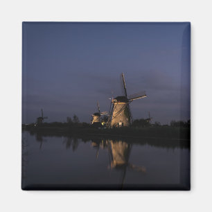 Lichte windmolen bij Blue Hour magnet