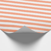 Lichte zalmdiagonaal streep cadeaupapier (Hoek)