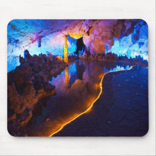 Lichten in Reed Flute Cave, China Muismat