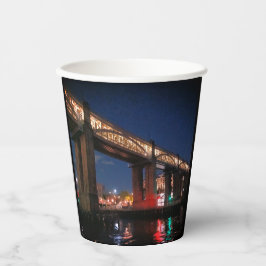 Lichten onder de brug papieren bekers