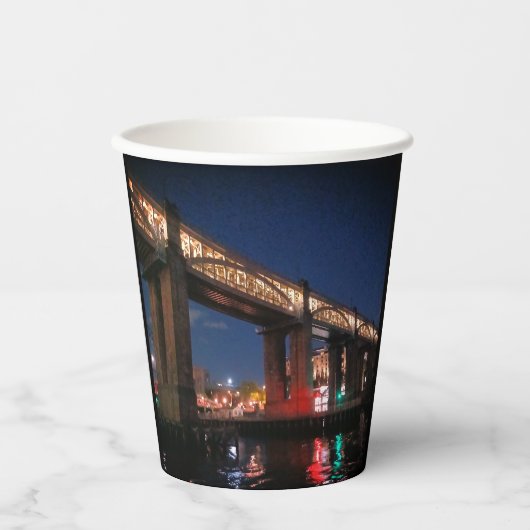Lichten onder de brug papieren bekers (Voorkant)
