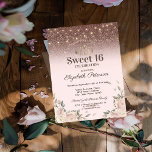 Lichten, roze bloemen Glitter Sweet 16 Kaart<br><div class="desc">Een modern,  chic en glamoureus QUINCEAÑERA met een elegante gouden tiara,  snaarlichten en roze bloemen.</div>