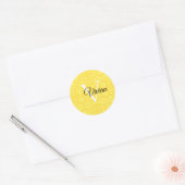lichtgeel met witte monogram ronde sticker (Envelop)