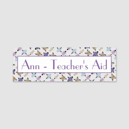 Lichtgrijs bloemig gepersonaliseerd naamplaatje (Voorkant)