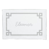 Lichtgrijs Grieks Sleutel Monogram Standaard Kusse Kussensloop (Voorkant)