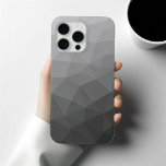 Lichtgrijs verloop geometrisch maaspatroon iPhone 15 pro max hoesje<br><div class="desc">Lichtgrijs geometrisch maaspatroon iPhone 15 Hoesje-Mate. Koele driehoek geometrische mesh met licht donkergrijs ombre gradiënt ontwerp.</div>