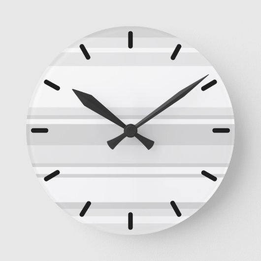 Lichtgrijze strepen ronde klok (Voorkant)