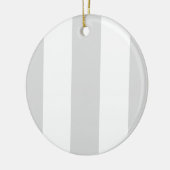 Lichtgrijze witte strepen keramisch ornament (Links)