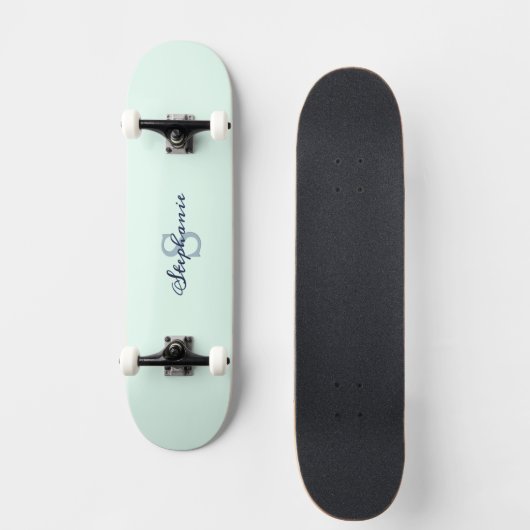  Lichtgroen Elegant Eenvoudig Schattige Monogramme Persoonlijk Skateboard (Voorkant)