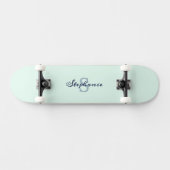 Lichtgroen Elegant Eenvoudig Schattige Monogramme Persoonlijk Skateboard (Horizontaal)