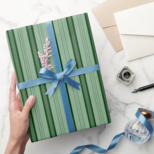 Lichtgroene en donkergroene dikke en dunne strepen cadeaupapier