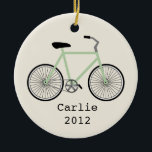 Lichtgroene fiets, speciaal gepersonaliseerd versi keramisch ornament<br><div class="desc">Een versiering met een afbeelding van een lichte groene fiets.  Personaliseer met jouw naam onder de fiets.</div>