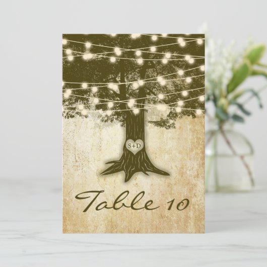 Lichtjes van een oude eikenboom Huwelijk Tafelnumm Kaart (Staand voorkant)