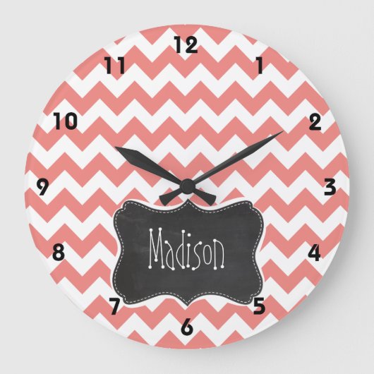 lichtkoraal Chevron Stripes; Chalkboardblik Grote Klok (Voorkant)
