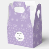 Lichtpaarse kleur en witte pioenrozen. bedankdoosjes (Open)