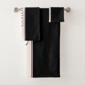 Lichtroze Blush Stripe & Elegante Bewerkbare Tekst Bad Handdoek (Insitu)