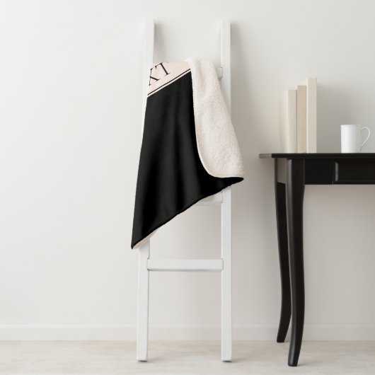 Lichtroze Blush Stripe & Elegante Bewerkbare Tekst Sherpa Deken (In situ)