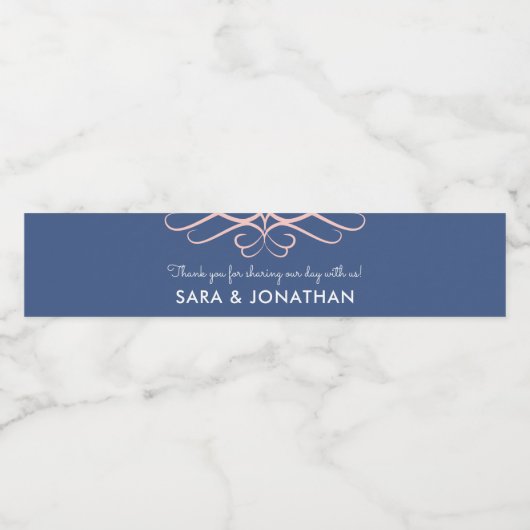 Lichtroze en Denim Blauw, Elegant Bruiloft Waterfles Etiket (Enkel label)