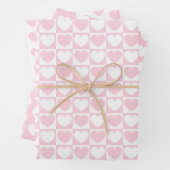 Lichtroze en witte harten inpakpapier vel (In situ)