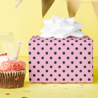 Lichtroze en zwarte stippen cadeaupapier